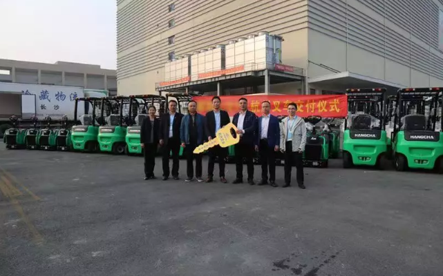 【強勢】杭叉集團交付湖南某大型冷庫58臺鋰電池叉車！