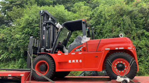 內(nèi)燃叉車動(dòng)力不足？機(jī)油要保養(yǎng)！